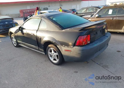 2000 Ford Mustang z USA, uszkodzony, nr VIN 1FAFP4045YF185211